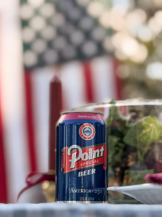 250 years - now that’s something to celebrate America!! We’ve put together a dinner for your tastebuds so you don’t have to plan for your grill out this Fourth of July!! 
[Recipes on the last slides- save this for later!

Celebrate responsibly 🇺🇸🎇🍻
@ciderboys 
4thofjulydecor diy